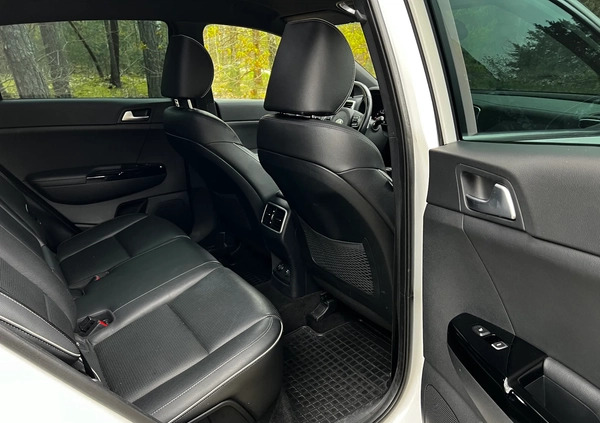 Kia Sportage cena 82000 przebieg: 157800, rok produkcji 2016 z Sulejówek małe 254